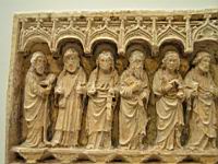 Retable de l'eglise Saint-Martin, la Vierge et l'Enfant entre les 12 apotres (Bourgogne, 1400) (4)